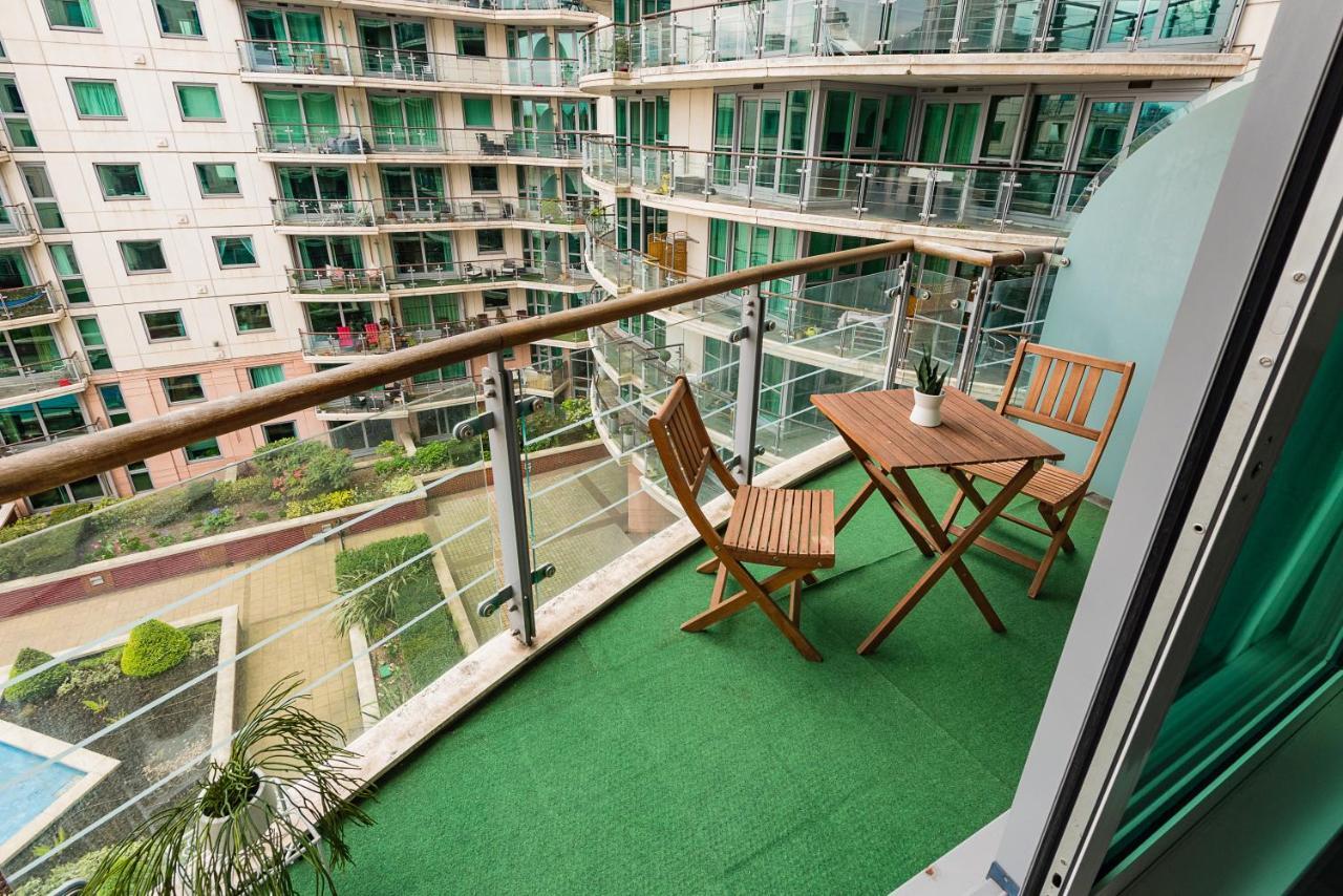 Riverside 2-bedroom Apartment Londen Buitenkant foto