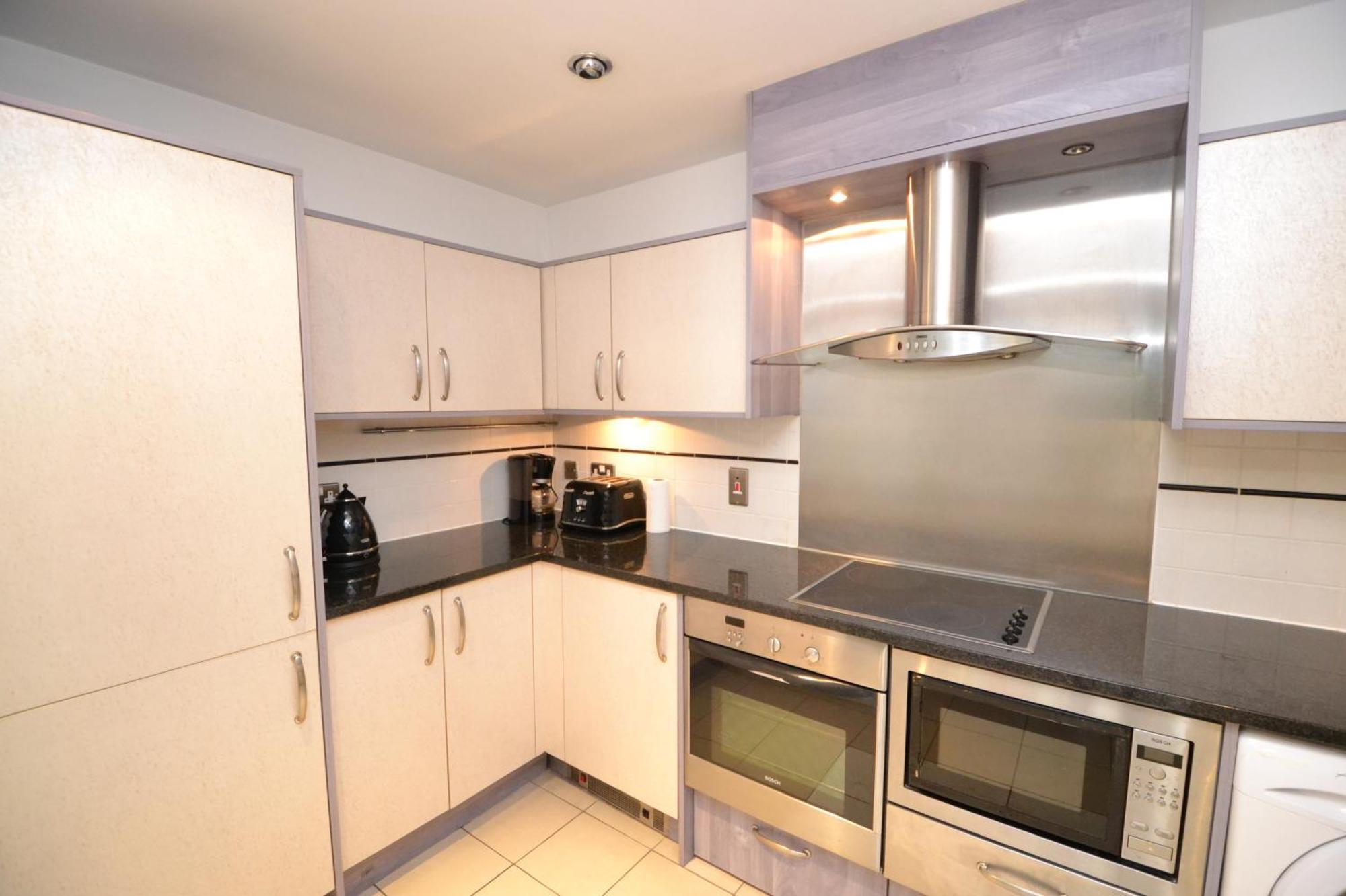 Riverside 2-bedroom Apartment Londen Buitenkant foto